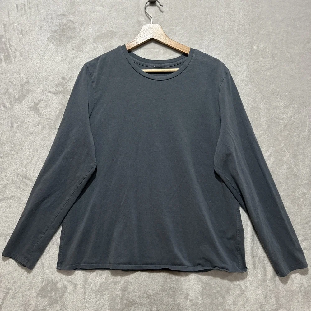 Lululemon‎ Women's Gray Long Sleeve Top Crew Neck Logo
